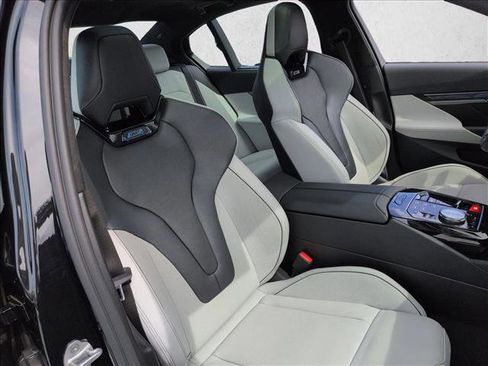 Certified 2026 BMW M5 AWD/4WD image 22