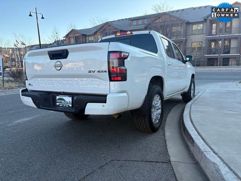 Used 2022 Nissan Frontier SV w/ Technology Package image 8