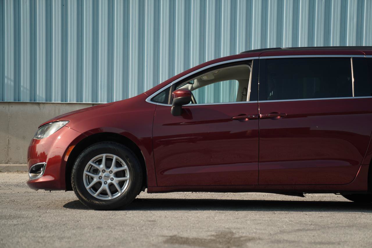 Used 2021 Chrysler Voyager Lxi FWD image 11