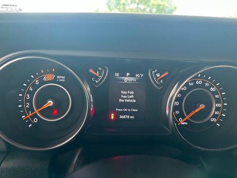 Used 2022 Jeep Wrangler Sport AWD/4WD image 31