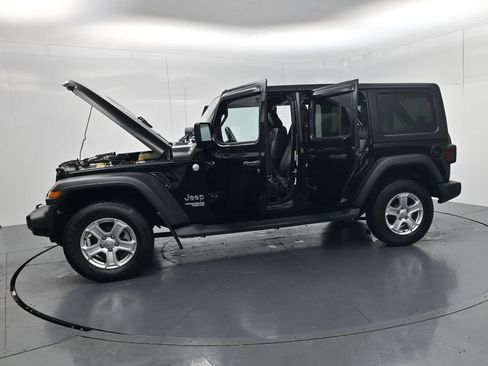Used 2018 Jeep Wrangler Unlimited Sport S AWD/4WD image 55