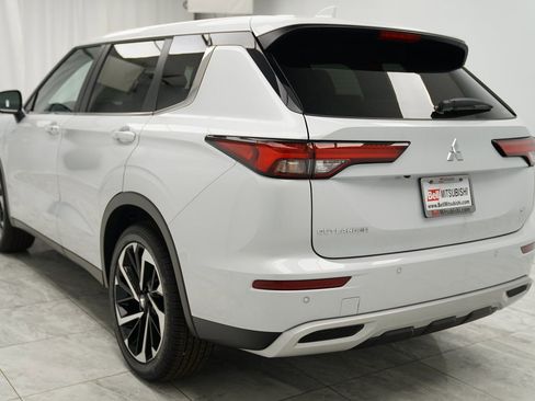 Used 2024 Mitsubishi Outlander SE image 7