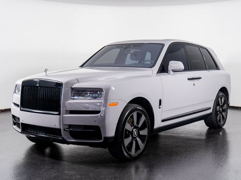 Used 2023 Rolls-Royce Cullinan image 21