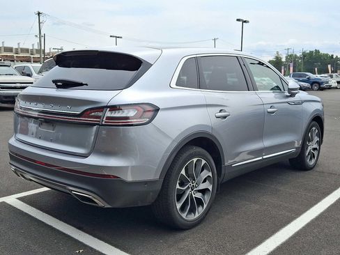 Used 2022 Lincoln Nautilus Reserve AWD/4WD image 4