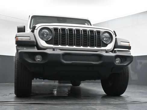 Used 2024 Jeep Wrangler Sport S image 19