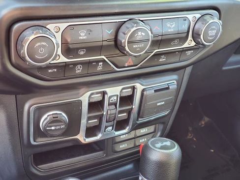 Used 2022 Jeep Wrangler Unlimited Sport image 16