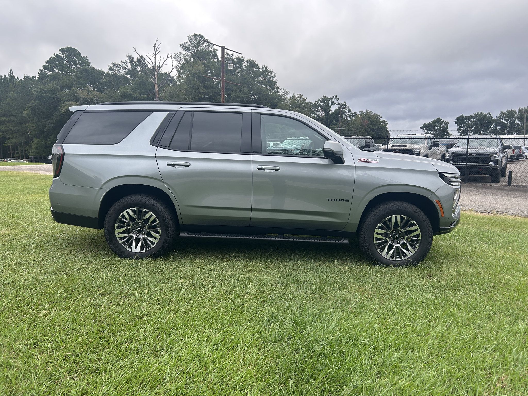 Used 2025 Chevrolet Tahoe Z71 w/ Comfort Package AWD/4WD image 10