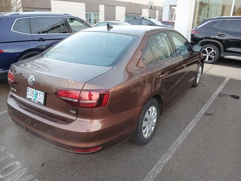 Used 2016 Volkswagen Jetta S image 8