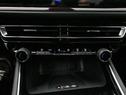 New 2026 Chevrolet Traverse Z71 image 11