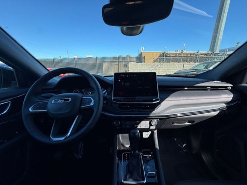 Used 2025 Jeep Compass Trailhawk w/ Trailer Tow Group image 31