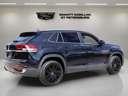 Used 2022 Volkswagen Atlas Cross Sport SE w/ Panoramic Sunroof Package image 4