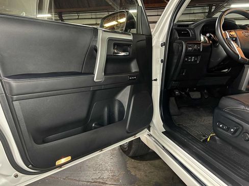 Used 2023 Toyota 4Runner Limited AWD/4WD image 18