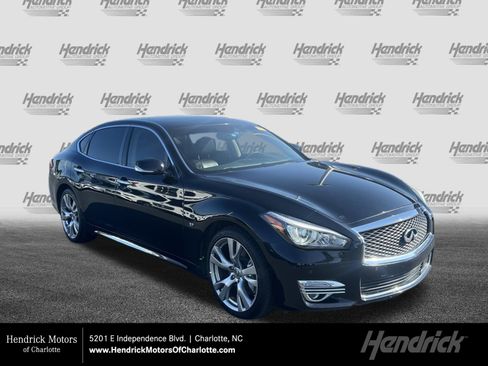 Used 2017 INFINITI Q70 L 3.7 w/ Deluxe Touring Package RWD image 1
