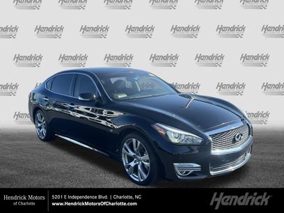 Used 2017 INFINITI Q70 L 3.7 w/ Deluxe Touring Package