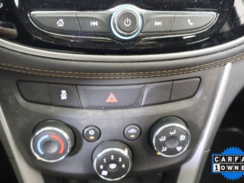 Used 2022 Chevrolet Trax LT w/ LT Convenience Package AWD/4WD image 26