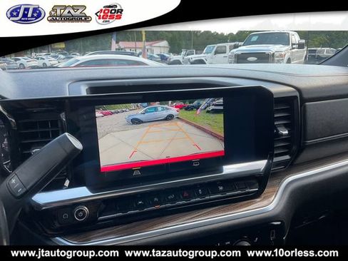 Used 2022 Chevrolet Silverado 1500 LT AWD/4WD image 17