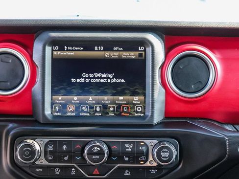 Used 2022 Jeep Wrangler Rubicon w/ Cold Weather Group AWD/4WD image 17