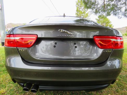 Used 2018 Jaguar XE Prestige image 6