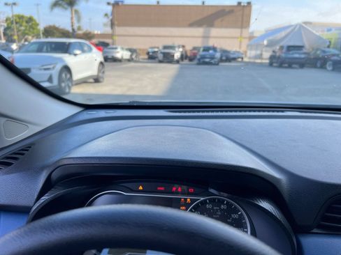 Used 2025 Nissan Versa SV FWD image 39