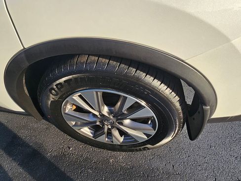 Used 2018 Nissan Murano SL w/ Moonroof Package image 12