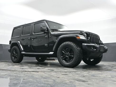 Used 2019 Jeep Wrangler Unlimited Sahara image 40