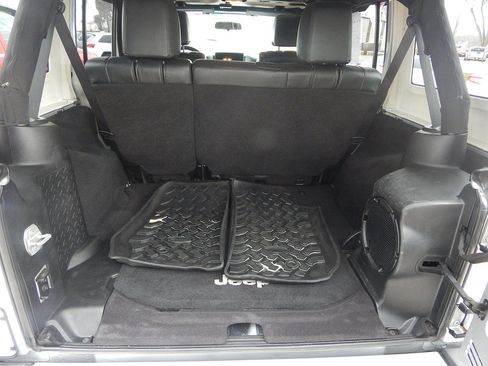 Used 2012 Jeep Wrangler Unlimited Sahara w/ Connectivity Group image 13