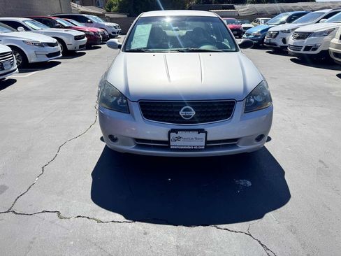 Used 2006 Nissan Altima 3.5 SE FWD image 10
