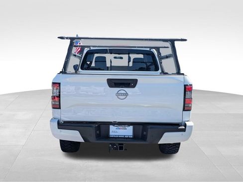 Used 2025 Nissan Frontier SV RWD image 5