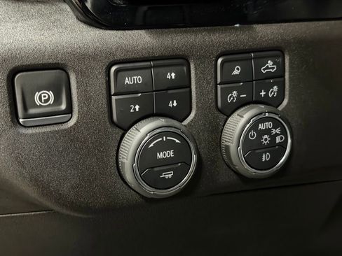 Certified 2024 Chevrolet Silverado 2500 LTZ w/ LTZ Premium Package image 41