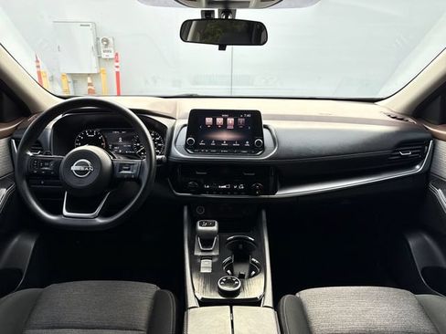 Used 2022 Nissan Rogue SV AWD/4WD image 11