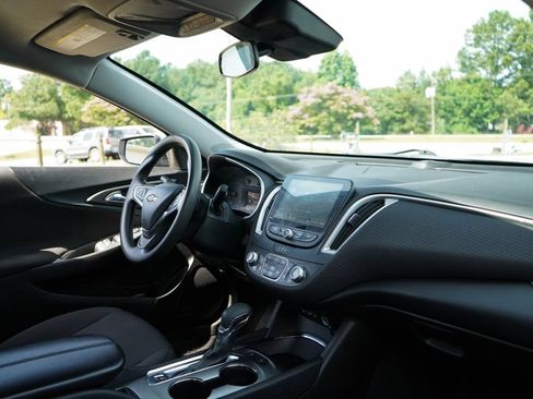 Used 2024 Chevrolet Malibu LT FWD image 14
