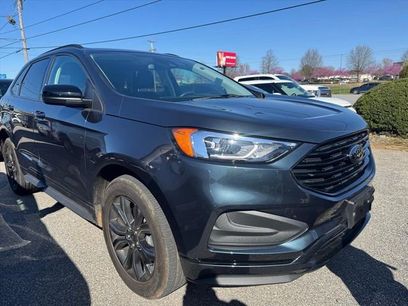 Used 2024 Ford Edge SE w/ Black Appearance Package