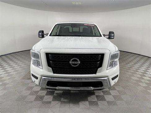 Used 2024 Nissan Titan SV w/ SV Convenience Package image 24