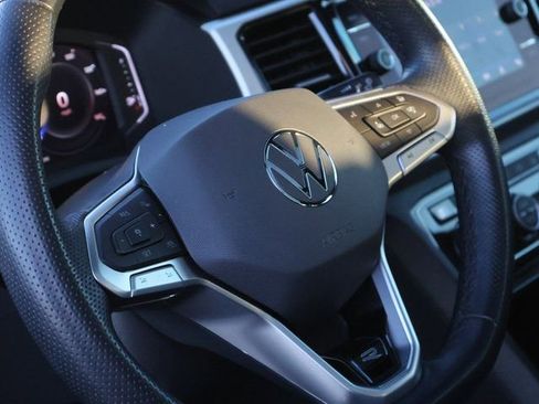 Used 2022 Volkswagen Atlas Cross Sport SEL R-Line AWD/4WD image 23