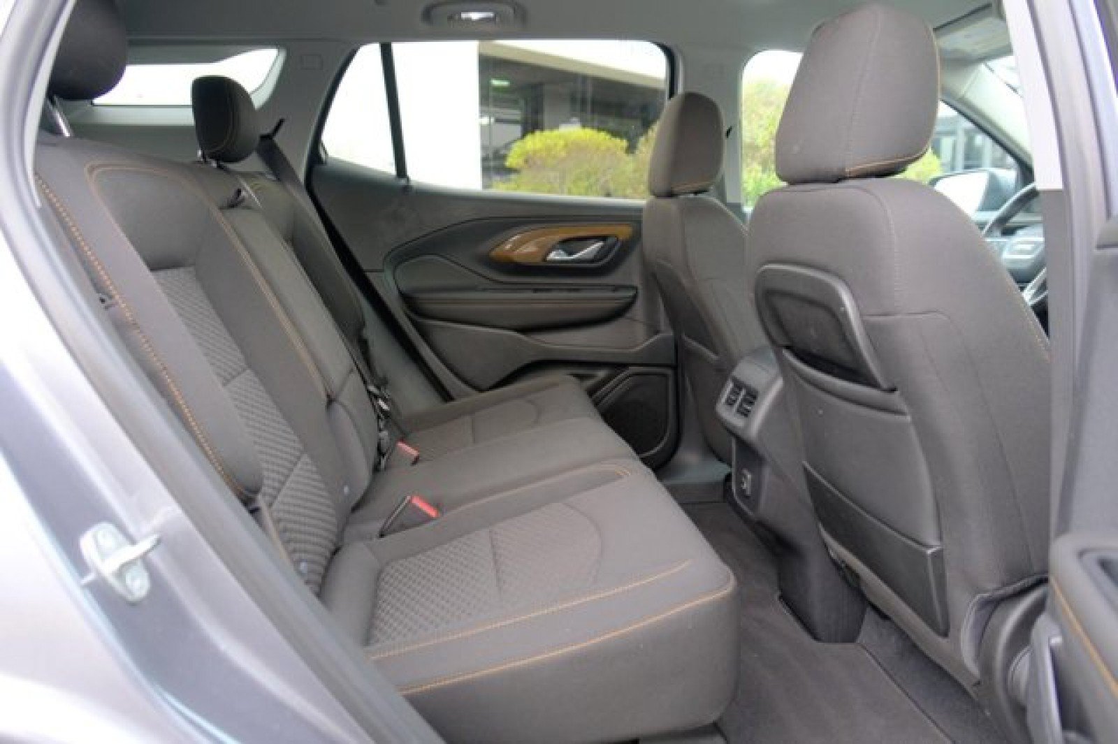 Used 2020 GMC Terrain SLE w/ Driver Convenience Package AWD/4WD image 17
