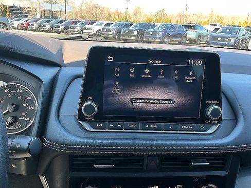 Certified 2023 Nissan Rogue SV image 25