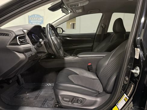 Used 2022 Toyota Camry SE FWD image 12