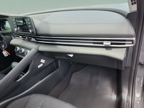 New 2026 Hyundai Elantra SE FWD image 19