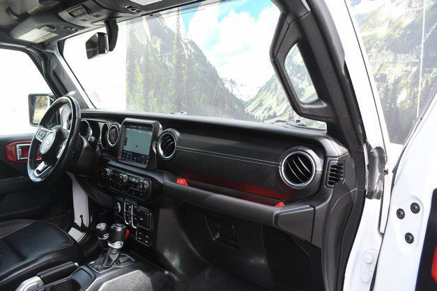 Used 2021 Jeep Wrangler Unlimited Sahara AWD/4WD image 24