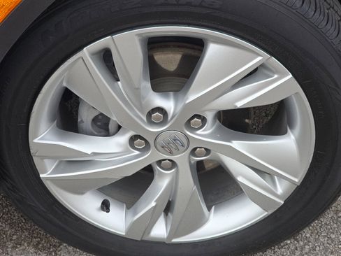 Used 2024 Buick Encore GX Preferred FWD image 3