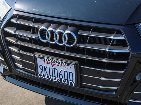 Used 2020 Audi Q5 e Premium Plus w/ Premium Plus Package image 6