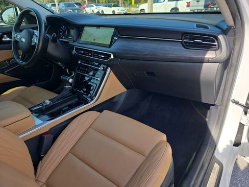 Used 2020 Kia Cadenza Limited image 9