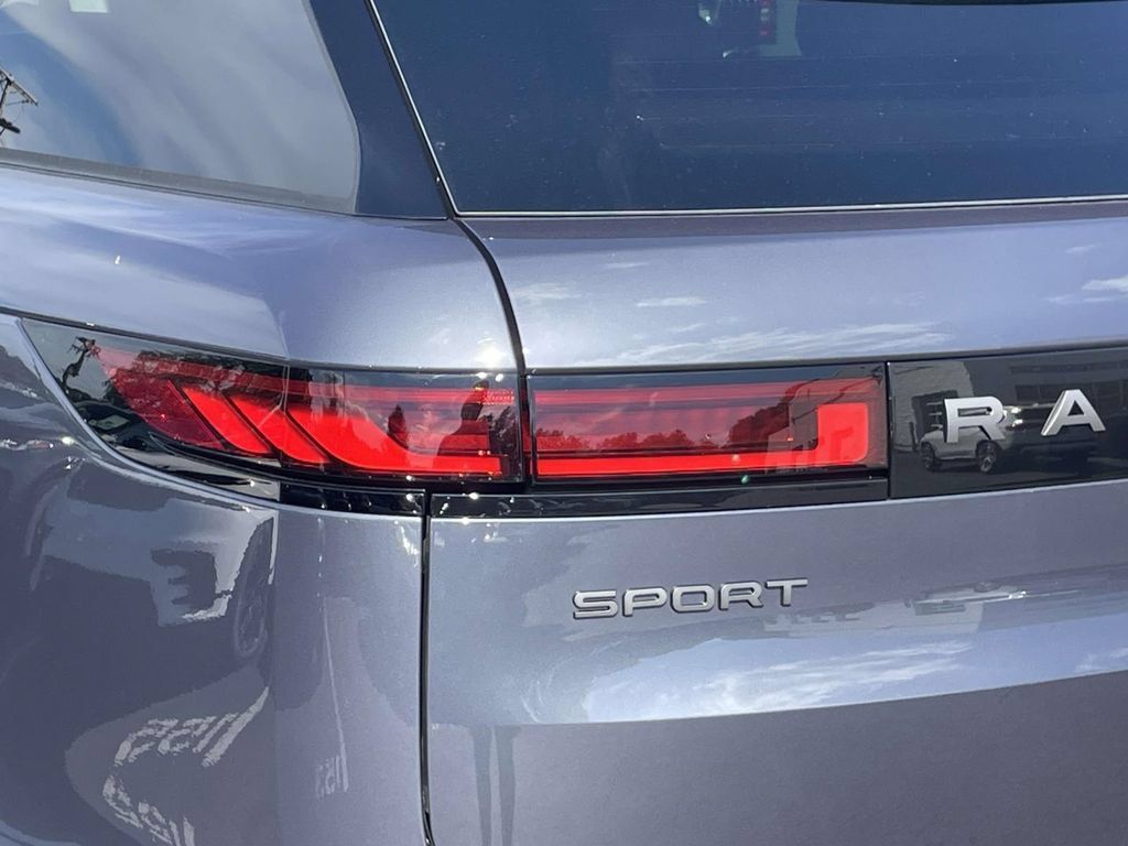 New 2027 Land Rover Range Rover Sport SE AWD/4WD image 10