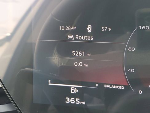 Used 2025 Audi Q5 Premium w/ Convenience Package image 27