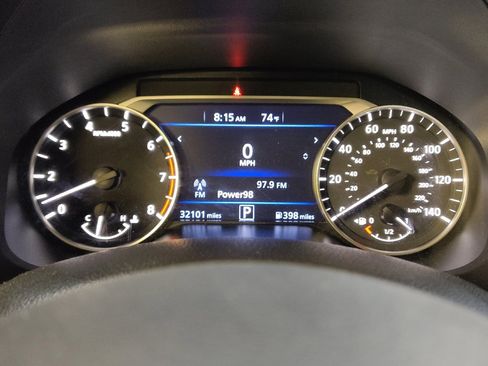 Used 2025 Nissan Altima 2.5 SV FWD image 23