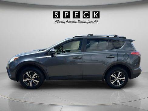 Used 2017 Toyota RAV4 XLE AWD/4WD image 2