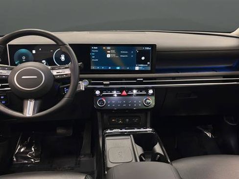 Used 2025 Hyundai Tucson Limited image 11