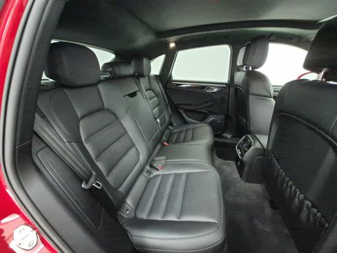 Certified 2023 Porsche Macan S AWD/4WD image 24