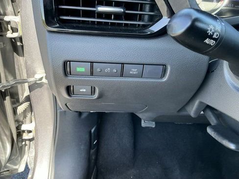 Used 2025 Nissan Sentra SV FWD image 20