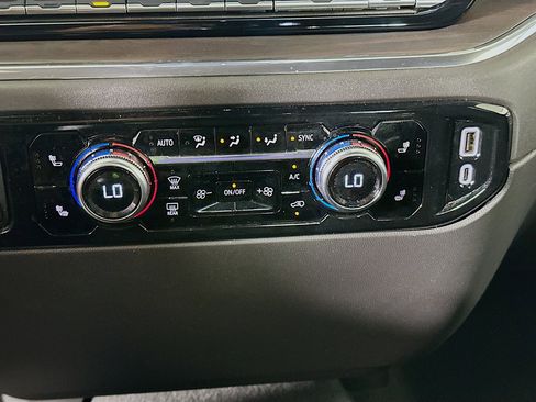 Used 2025 GMC Sierra 1500 SLT image 23